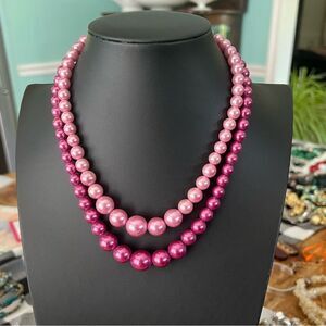 Vintage pink bead necklace